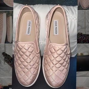 Steve Madden Quilted  ecntrcqt slip ons